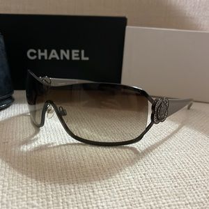 Chanel Sunglasses with rhinestone camellia flower detail 4164-b